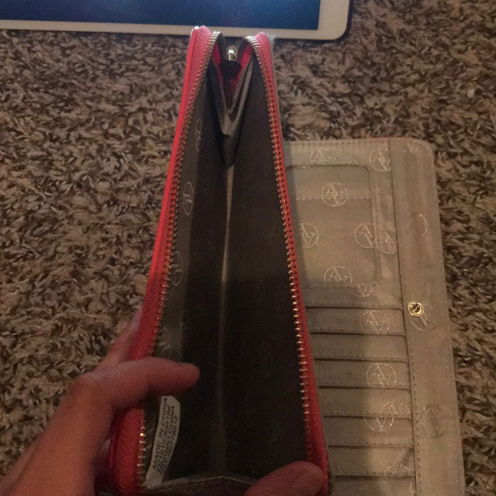 Pink wallet - Picture 2 of 4